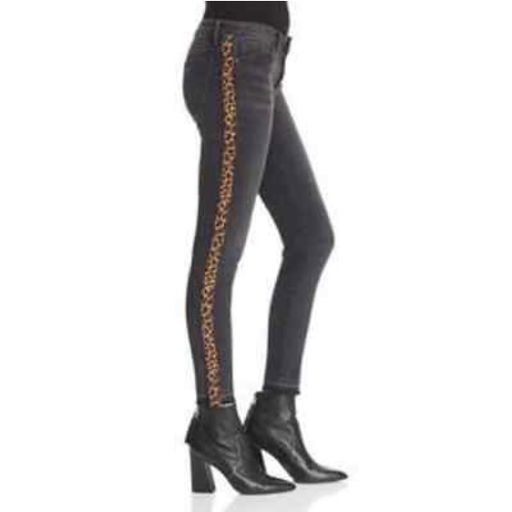 💫💫Never worn Aqua size 25 black jeans with leopard- offers welcomed!!💫💫